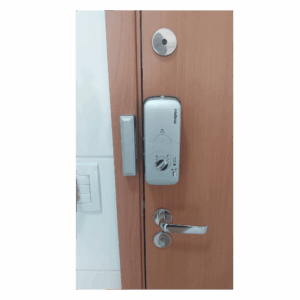 Fechadura digital FR 201 sobrepor Intelbras instalada-Interno
